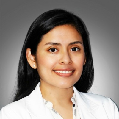Lic. Pamela Robles Valcárcel