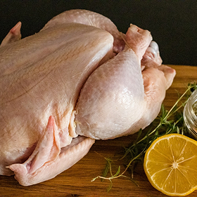 Lavar el pollo antes de cocinarlo es más higiénico